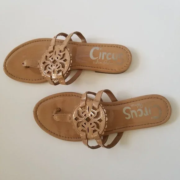 Circus by Sam Edelman Canyon Medallion Flat Sandal (size 9) - Picture 6 of 8